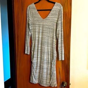 Fitted V neck long sleeve dress